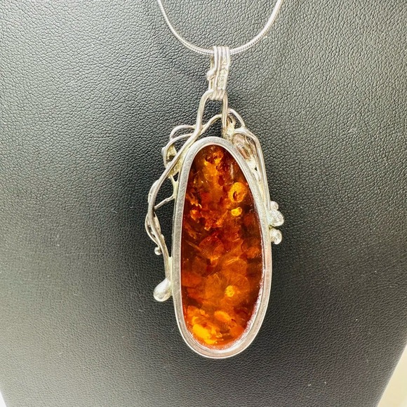 Amber Stone with Leaf Vines Designs Sterling Pendant Sneak Chain Necklace - Picture 4 of 9
